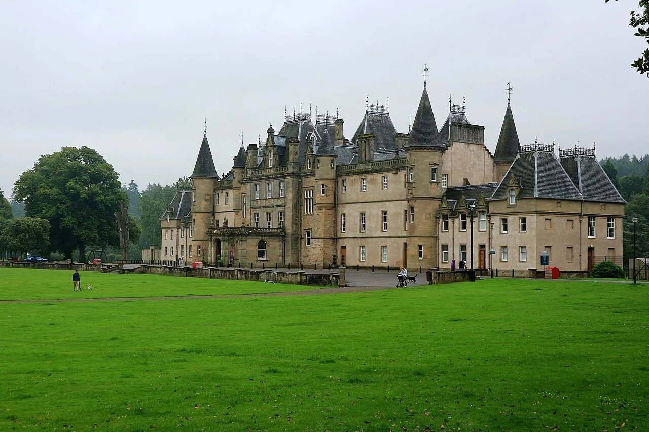 Callendar House in its Falkirk parkland