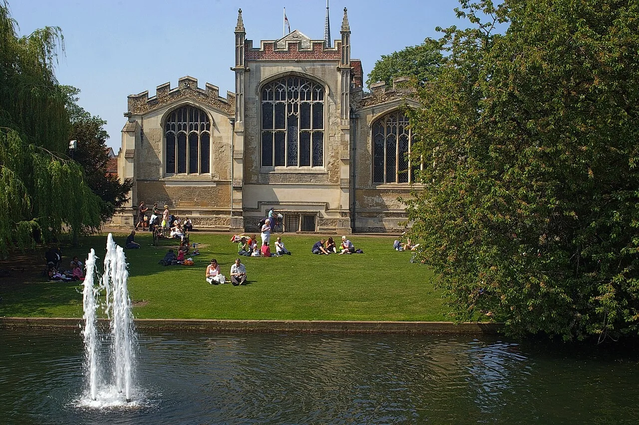 St Mary’s Church in Hitchin seen across the River Hiz