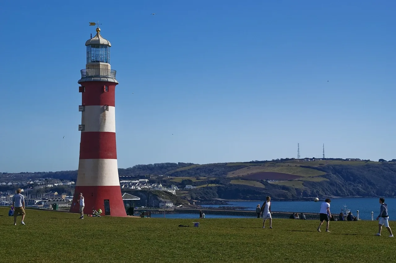 Smeaton’s red-and-white lighthouse above Plymouth Sound on a clear day