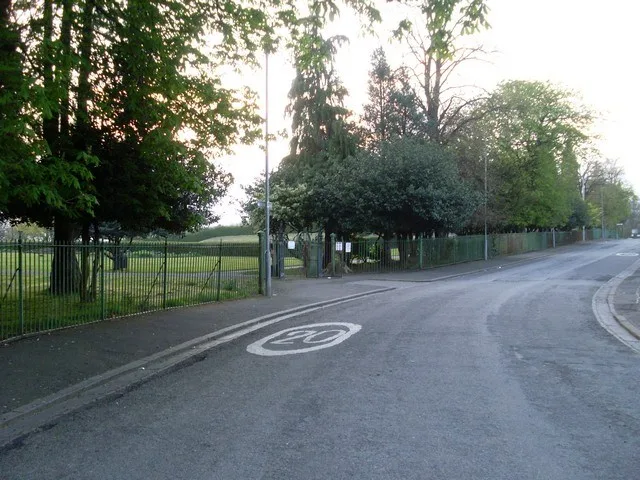 Overtoun Road entrance to Dalmuir Park, Clydebank