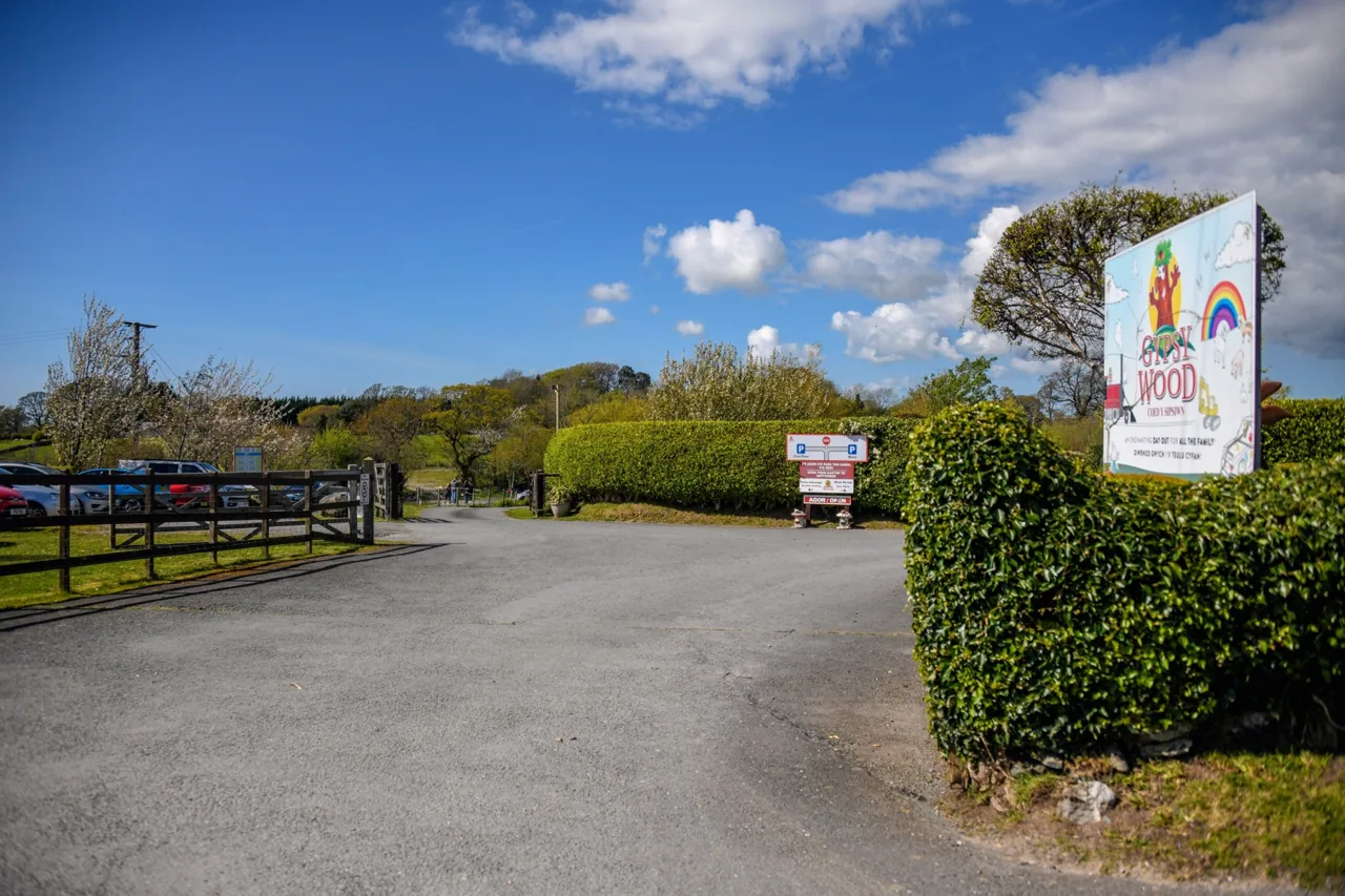 The signed entrance and grounds of Gypsy Wood Park at Bontnewydd