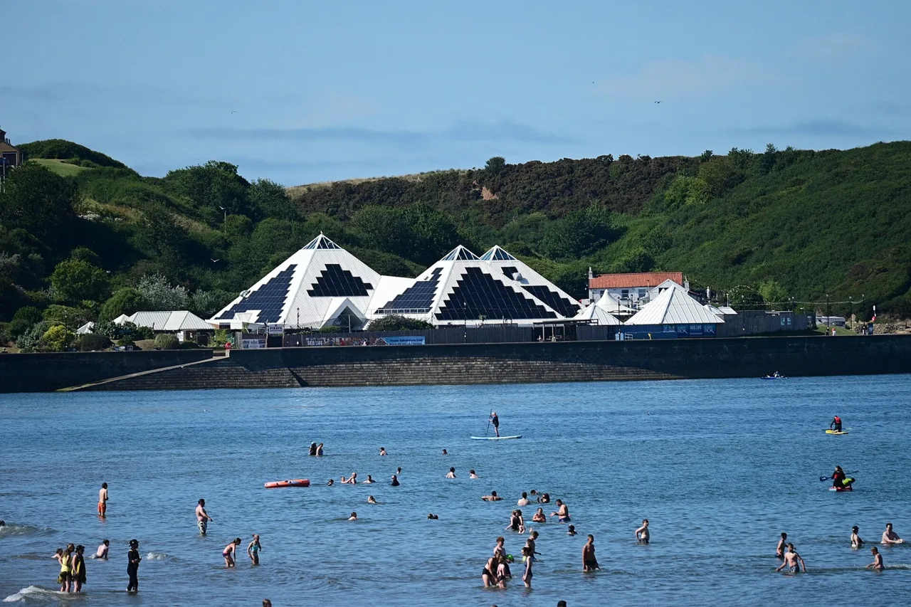 SEA LIFE Scarborough beside the northern end of North Bay