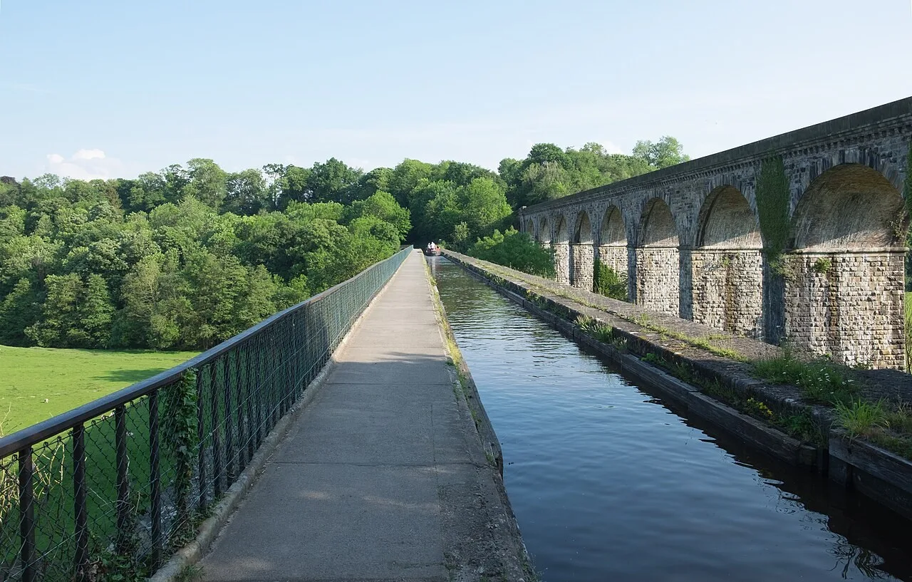Chirk Aqueduct and the canal crossing