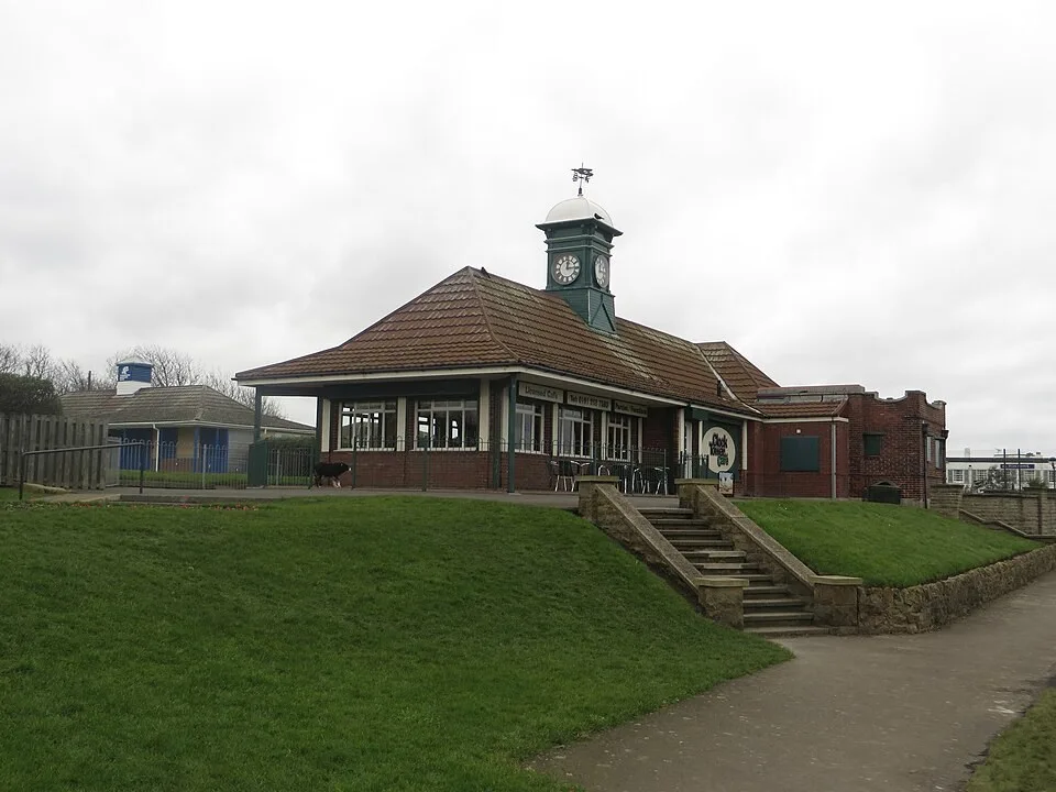 The pavilion in Tynemouth Park