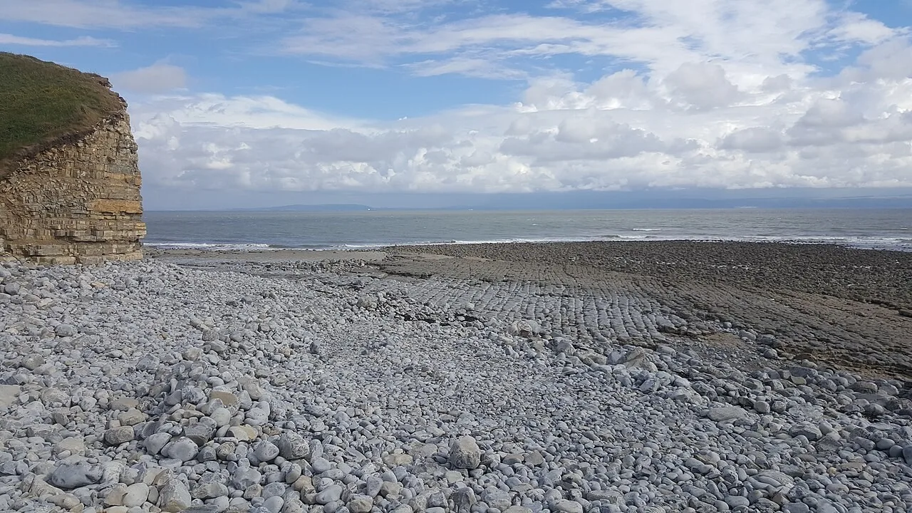 Rocky shore and beach at Cwm Colhuw, Llantwit Major