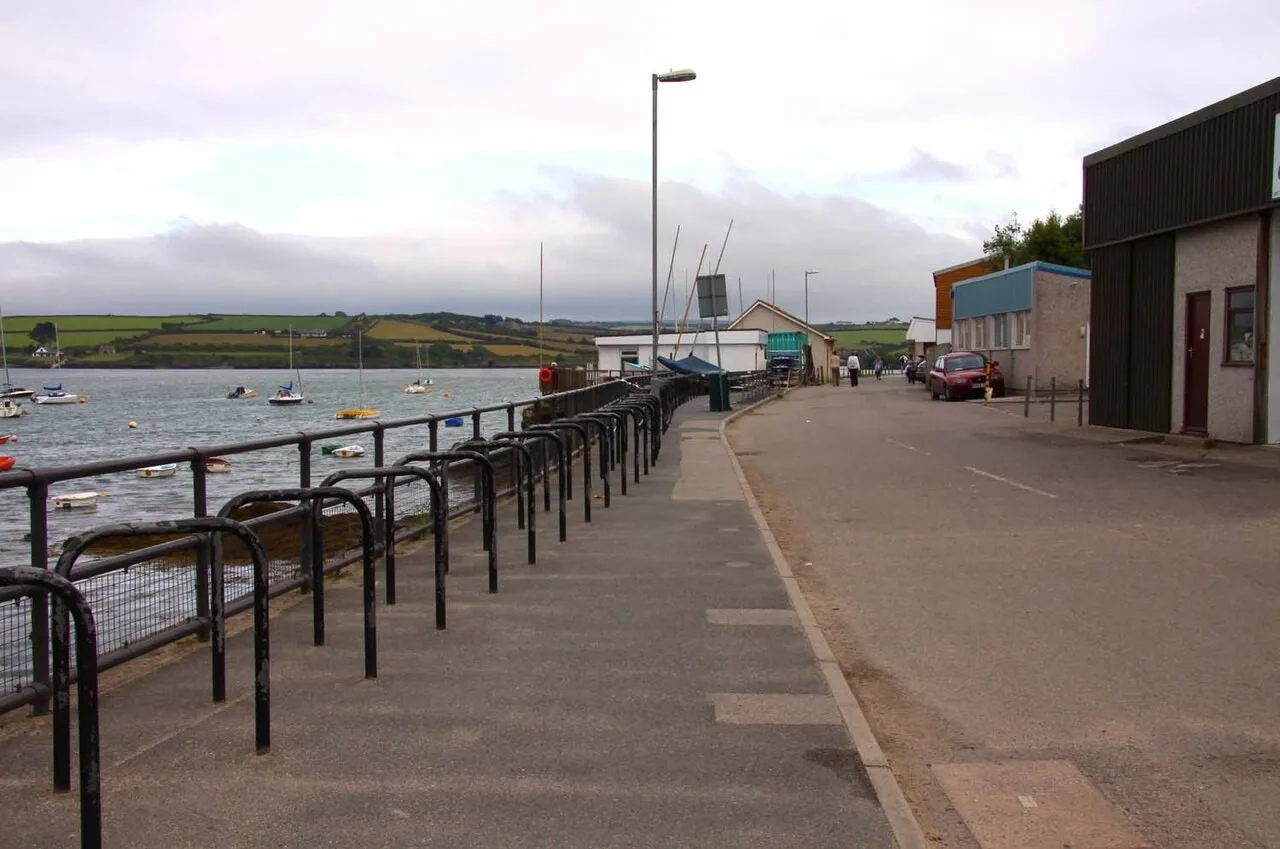 The Camel Trail beside the estuary at Padstow