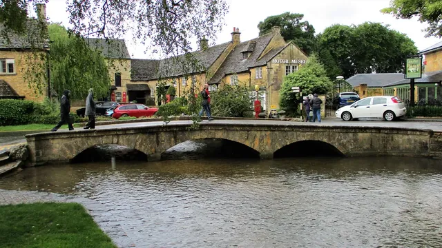 Windrush and stone bridge in Bourton-on-the-Water